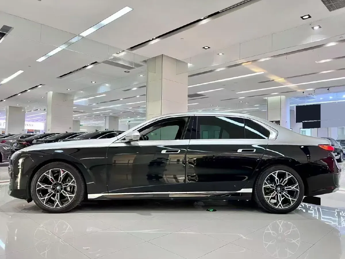 2023 BMW 7 Series 3.0T 272HP L6 8AT,autocango,china used car exporter,china ev exporter,chinese used car exporter,chinese used ev exporter