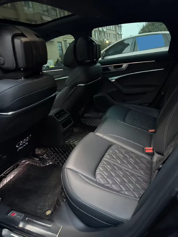 2025 Audi A6L 2.0T 245HP L4 7DCT,autocango,china used car exporter,china ev exporter,chinese used car exporter,chinese used ev exporter