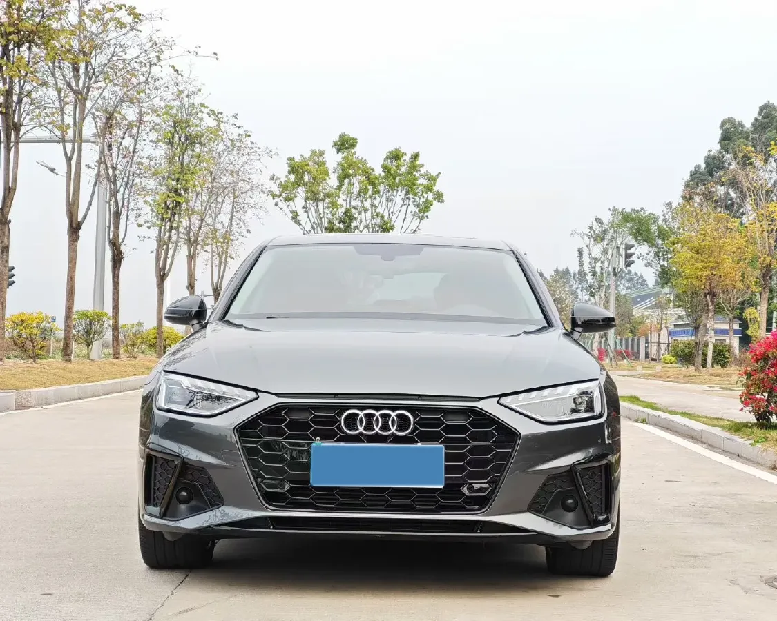 2020 Audi A4L 2.0T 190HP L4 7DCT,autocango,china used car exporter,china ev exporter,chinese used car exporter,chinese used ev exporter