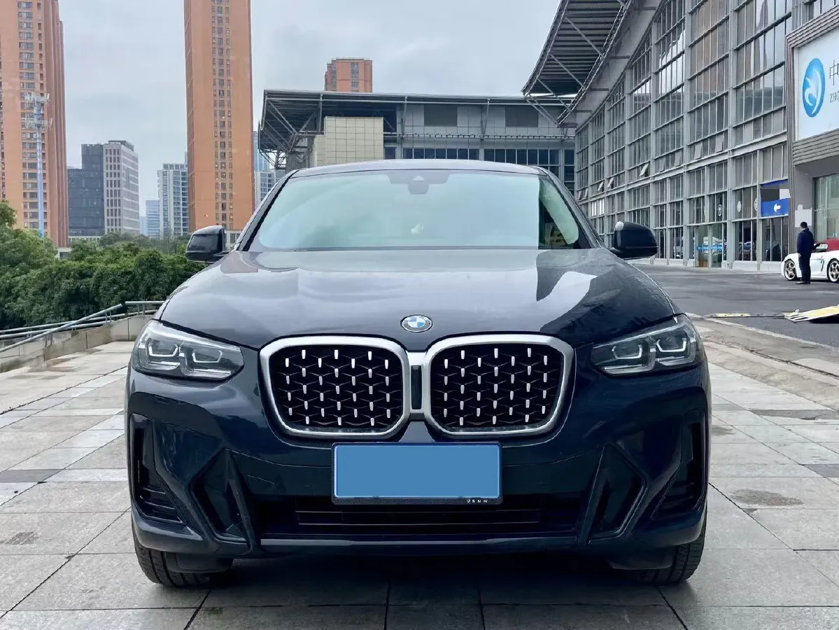 2022 BMW X4 2.0T 245HP L4 8AT,autocango,china used car exporter,china ev exporter,chinese used car exporter,chinese used ev exporter