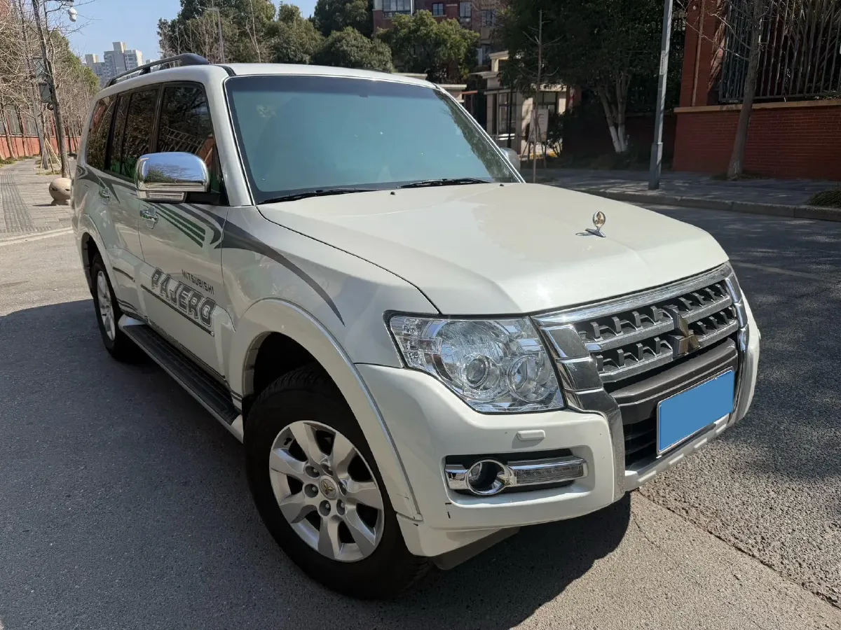 2018 Mitsubishi Pajero 3.0L 174HP V6 5AT,autocango,china used car exporter,china ev exporter,chinese used car exporter,chinese used ev exporter