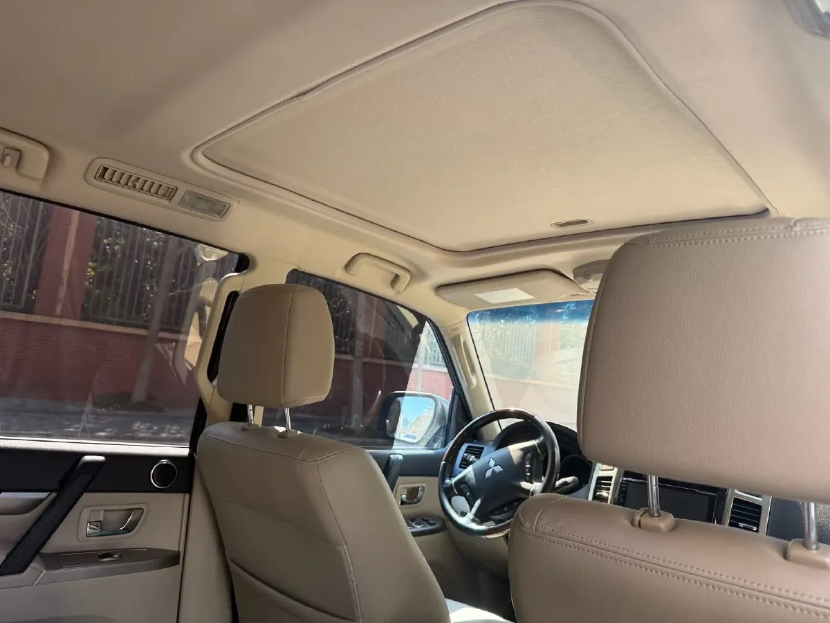 2018 Mitsubishi Pajero 3.0L 174HP V6 5AT,autocango,china used car exporter,china ev exporter,chinese used car exporter,chinese used ev exporter