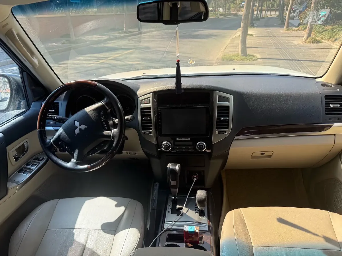 2018 Mitsubishi Pajero 3.0L 174HP V6 5AT,autocango,china used car exporter,china ev exporter,chinese used car exporter,chinese used ev exporter