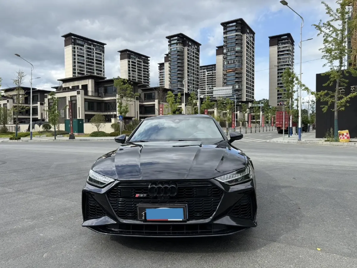 2022 Audi A7L 2.0T 245HP L4 7DCT,autocango,china used car exporter,china ev exporter,chinese used car exporter,chinese used ev exporter