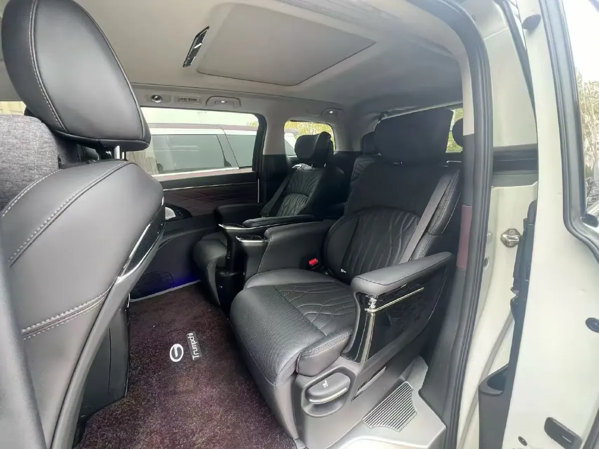 2024 GAC Trumpchi M8 2.0T 252HP L4 8AT,autocango,china used car exporter,china ev exporter,chinese used car exporter,chinese used ev exporter