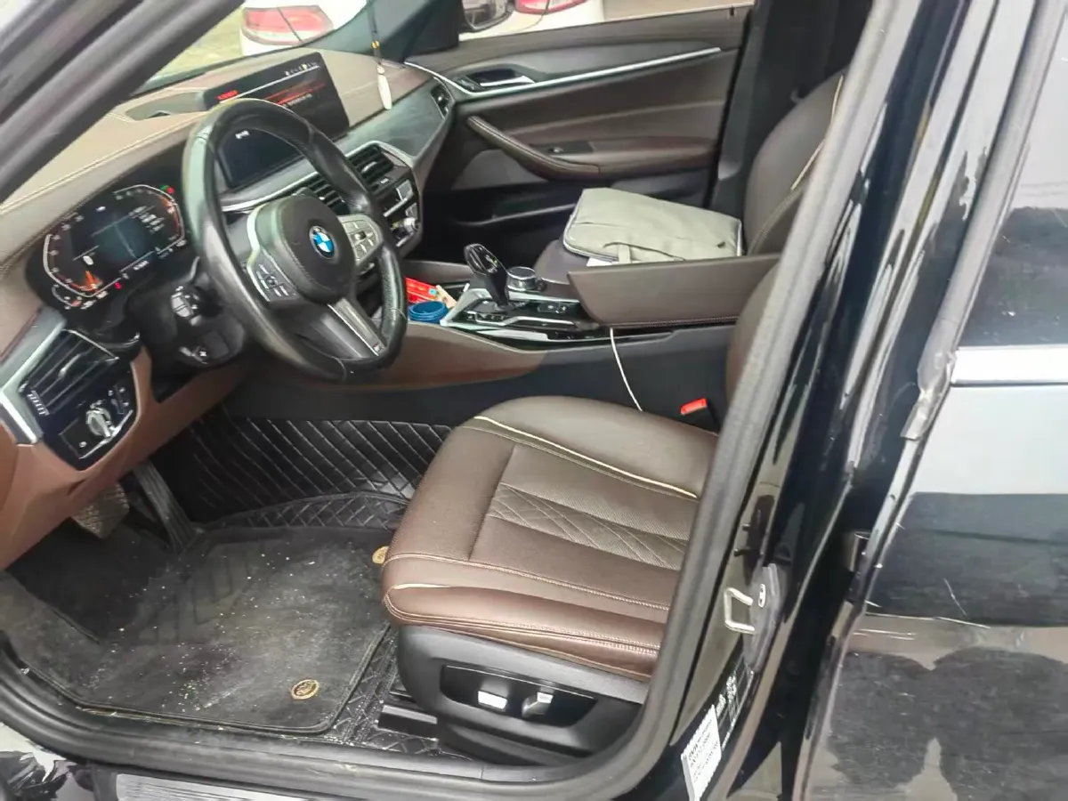 2023 BMW 5 Series 2.0T 245HP L4 8AT,autocango,china used car exporter,china ev exporter,chinese used car exporter,chinese used ev exporter