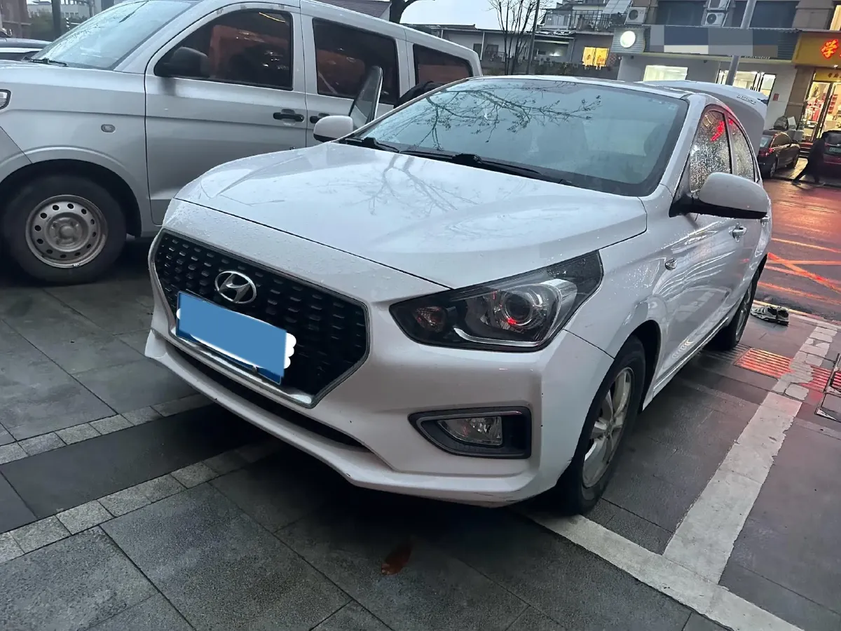 2017 Hyundai Reina 1.4L 95HP L4 4AT,autocango,china used car exporter,china ev exporter,chinese used car exporter,chinese used ev exporter
