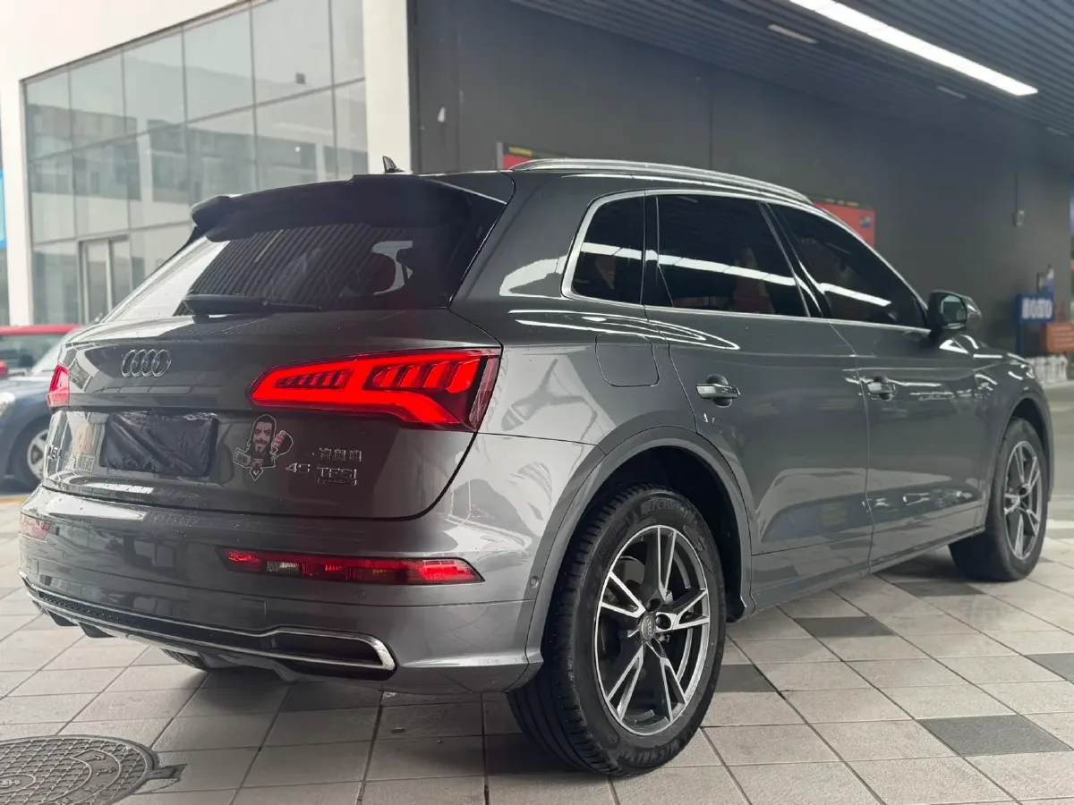 2020 Audi Q5L 2.0T 252HP L4 7DCT,autocango,china used car exporter,china ev exporter,chinese used car exporter,chinese used ev exporter