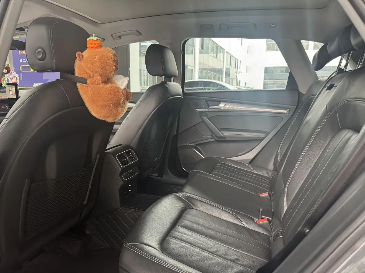 2020 Audi Q5L 2.0T 252HP L4 7DCT,autocango,china used car exporter,china ev exporter,chinese used car exporter,chinese used ev exporter