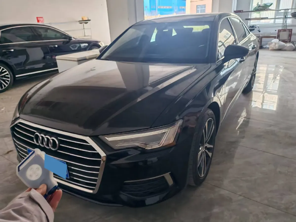 2022 Audi A6L 2.0T 190HP L4 7DCT,autocango,china used car exporter,china ev exporter,chinese used car exporter,chinese used ev exporter