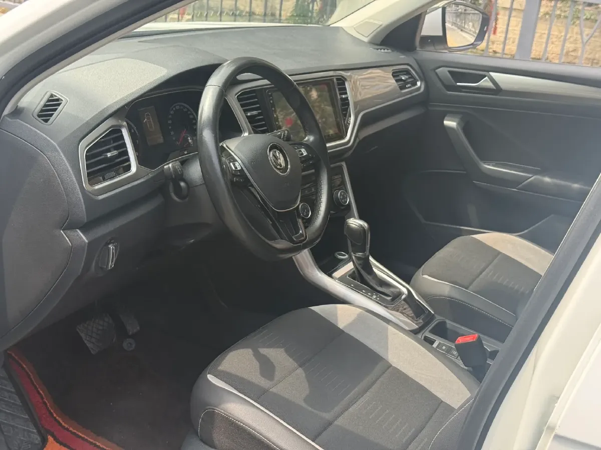 2019 Volkswagen T-Roc 1.4T 131HP L4 7DCT,autocango,china used car exporter,china ev exporter,chinese used car exporter,chinese used ev exporter