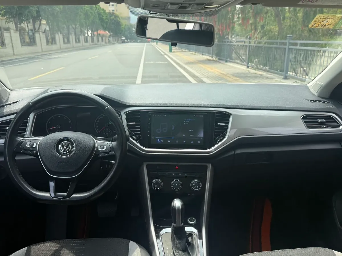 2019 Volkswagen T-Roc 1.4T 131HP L4 7DCT,autocango,china used car exporter,china ev exporter,chinese used car exporter,chinese used ev exporter