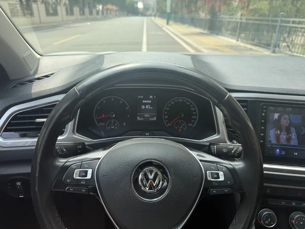 2019 Volkswagen T-Roc 1.4T 131HP L4 7DCT,autocango,china used car exporter,china ev exporter,chinese used car exporter,chinese used ev exporter