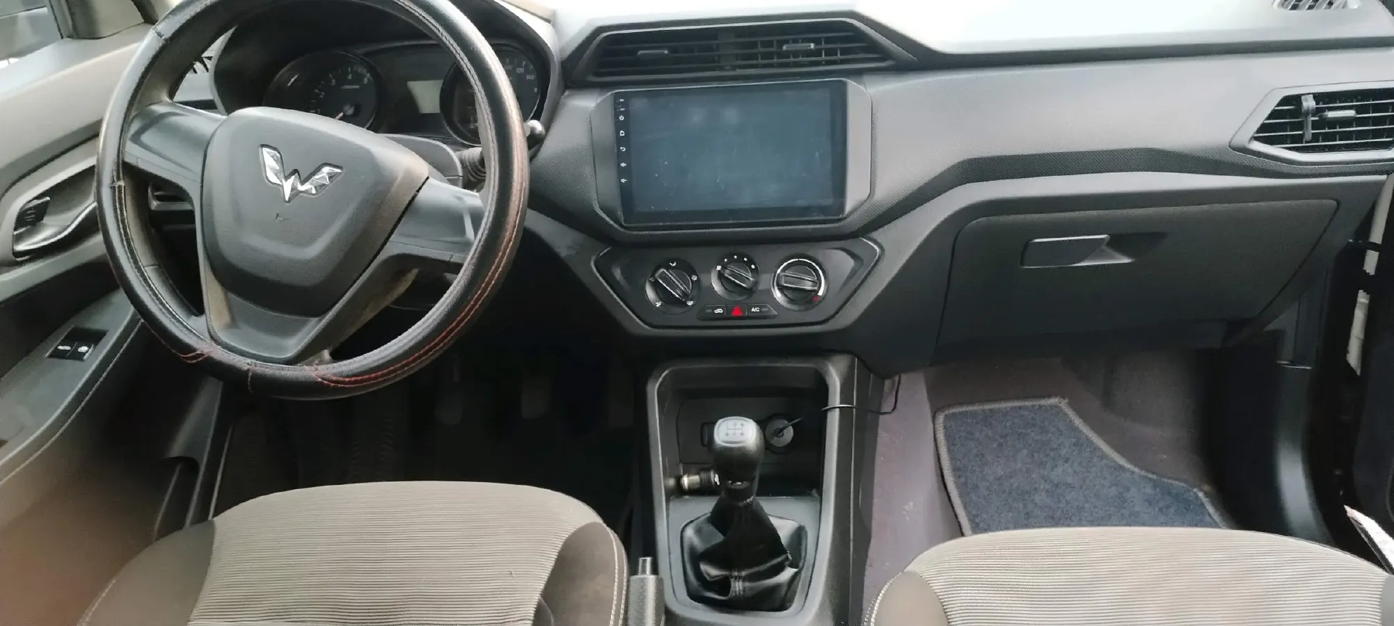 2019 WuLing HongGuang 1.5L 105HP L4 5MT,autocango,china used car exporter,china ev exporter,chinese used car exporter,chinese used ev exporter