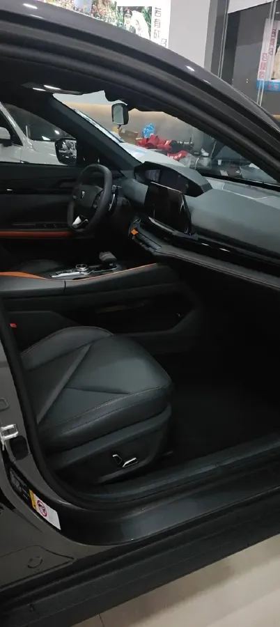 2023 ChangAn UNI-V 1.5T 188HP L4 7DCT,autocango,china used car exporter,china ev exporter,chinese used car exporter,chinese used ev exporter