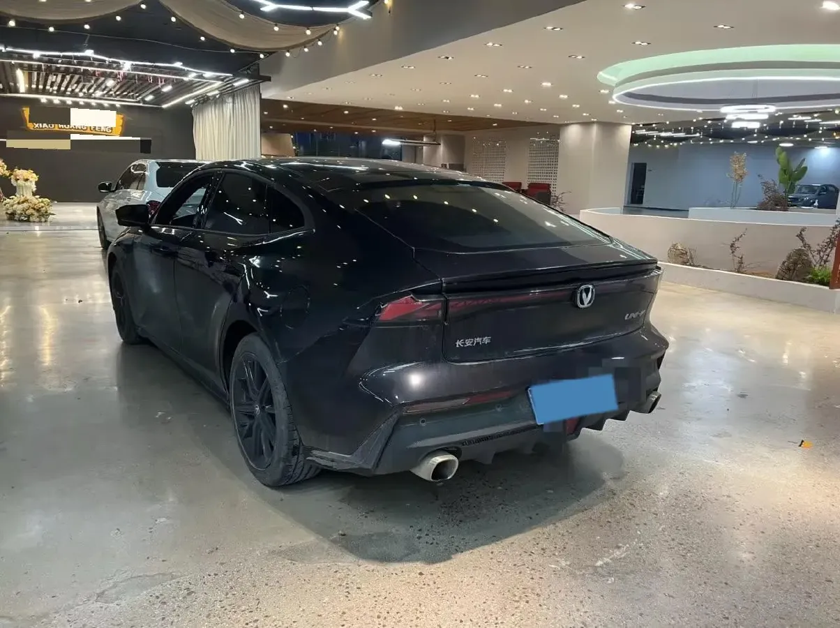 2023 ChangAn UNI-V 1.5T 188HP L4 7DCT,autocango,china used car exporter,china ev exporter,chinese used car exporter,chinese used ev exporter