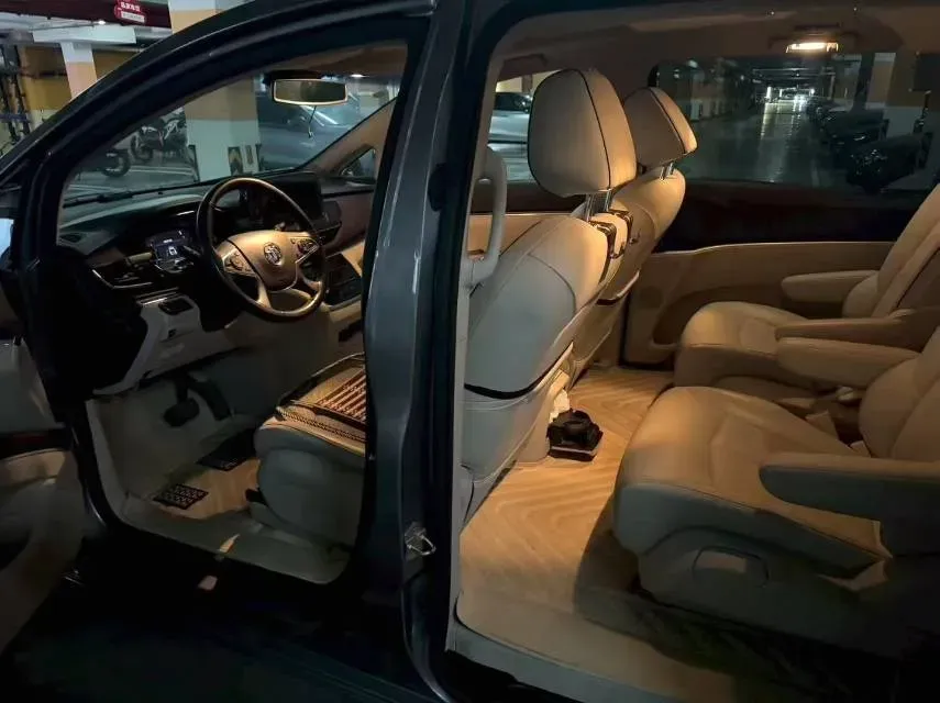 2020 Buick GL8 2.0T 237HP L4 9AT,autocango,china used car exporter,china ev exporter,chinese used car exporter,chinese used ev exporter