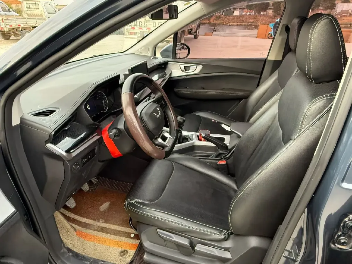 2022 WuLing ZhengChen 2.0L 136HP L4 6MT,autocango,china used car exporter,china ev exporter,chinese used car exporter,chinese used ev exporter