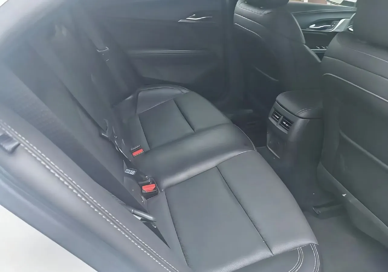 2022 Cadillac CT4 2.0T 237HP L4 8AT,autocango,china used car exporter,china ev exporter,chinese used car exporter,chinese used ev exporter