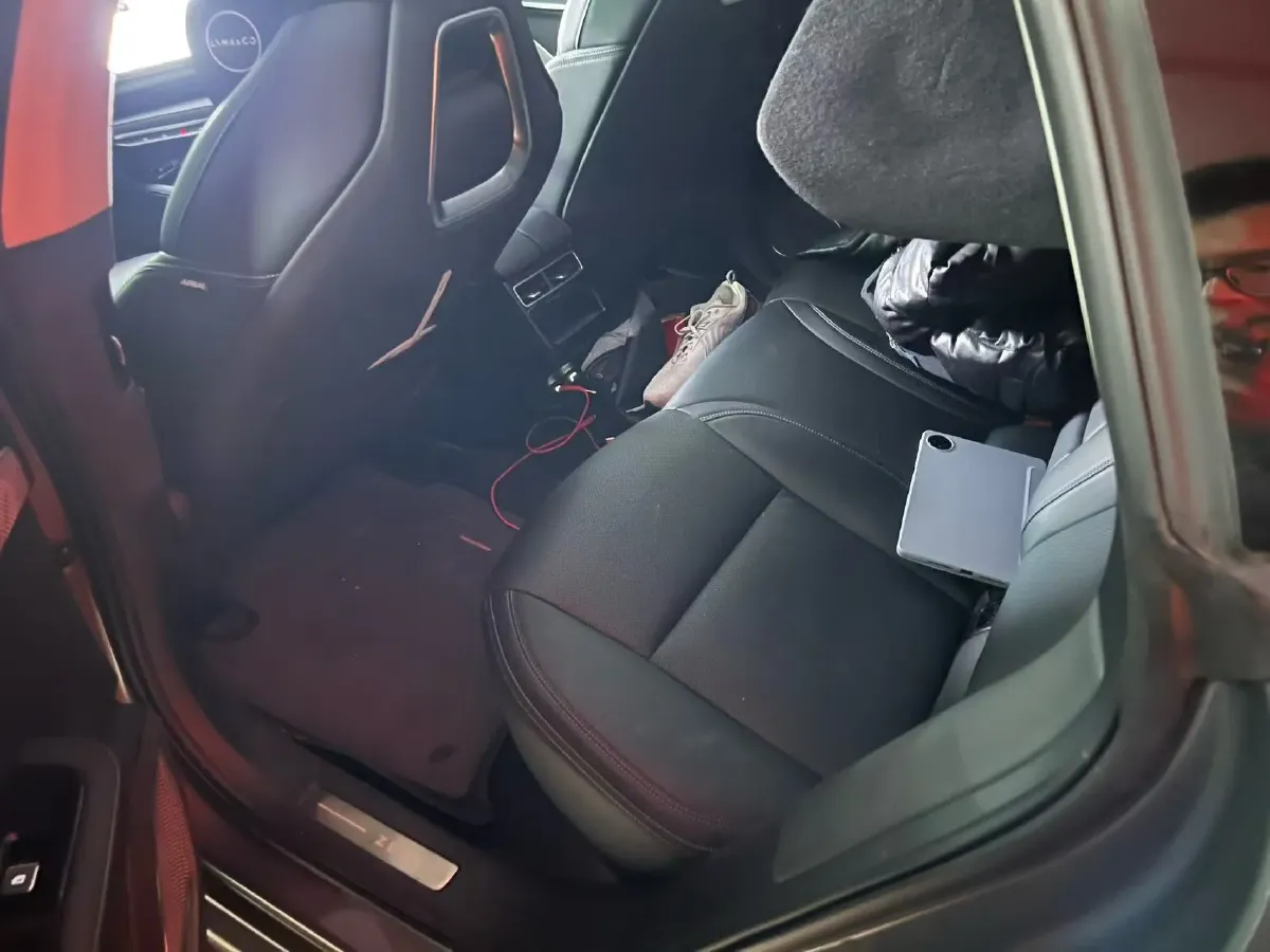 2022 Zeekr 001 BEV 86KWH,autocango,china used car exporter,china ev exporter,chinese used car exporter,chinese used ev exporter