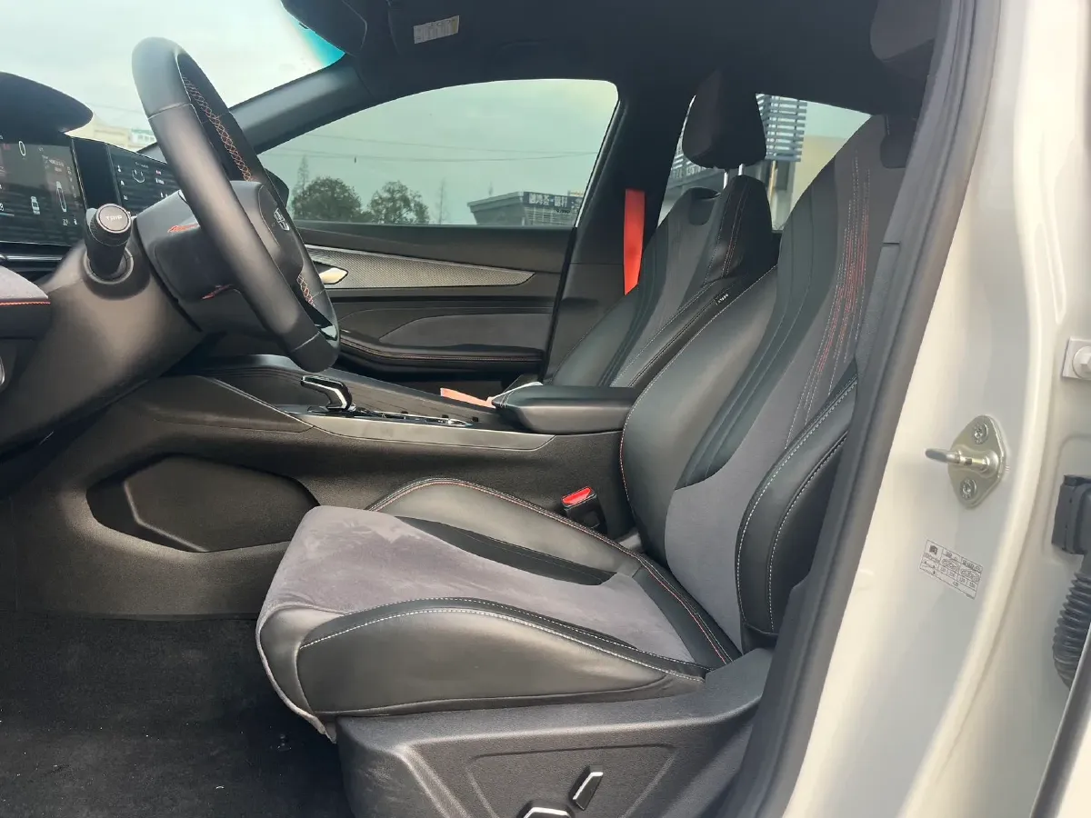 2022 Geely Binray 1.5T 181HP L4 7DCT,autocango,china used car exporter,china ev exporter,chinese used car exporter,chinese used ev exporter