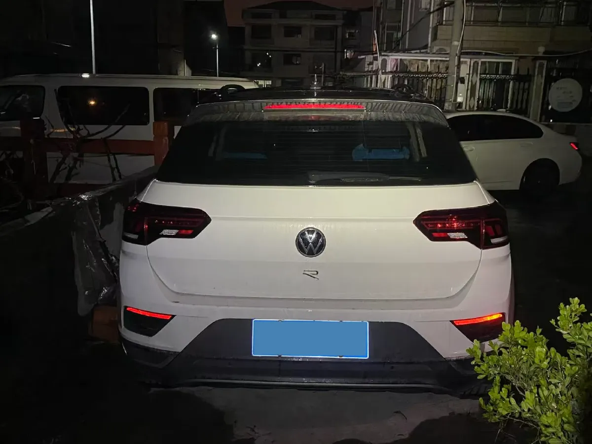 2022 Volkswagen T-Roc 1.4T 150HP L4 7DCT,autocango,china used car exporter,china ev exporter,chinese used car exporter,chinese used ev exporter