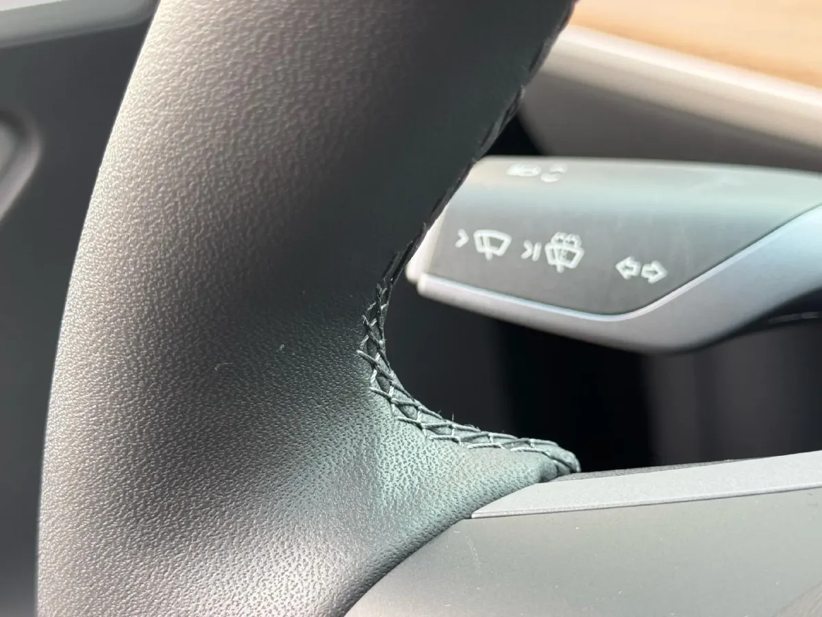 2022 Tesla Model Y BEV 60KWH,autocango,china used car exporter,china ev exporter,chinese used car exporter,chinese used ev exporter