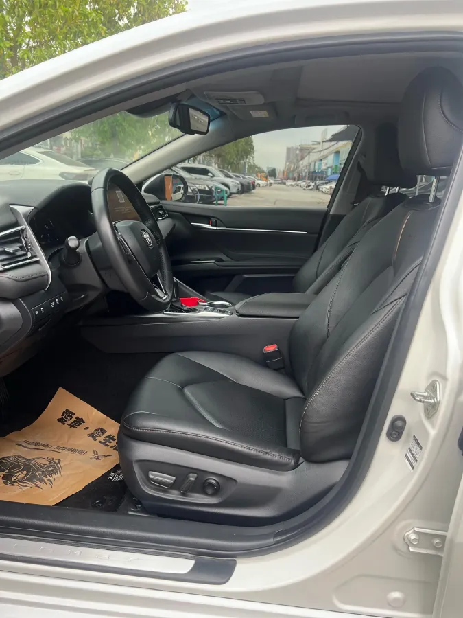 2021 Toyota Camry 2.5L 209HP L4 8AT,autocango,china used car exporter,china ev exporter,chinese used car exporter,chinese used ev exporter