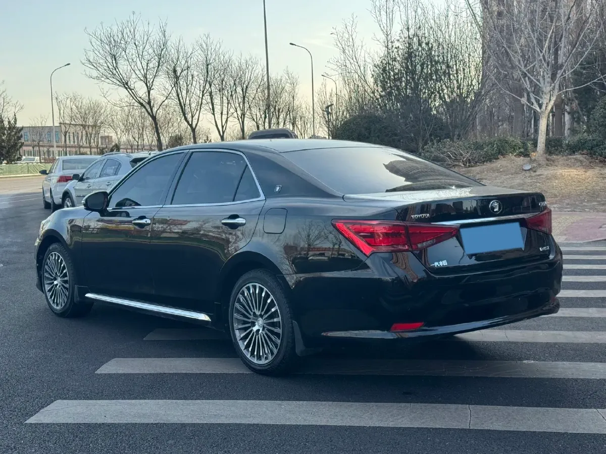 2017 Toyota Crown 2.0T 235HP L4 8AT,autocango,china used car exporter,china ev exporter,chinese used car exporter,chinese used ev exporter