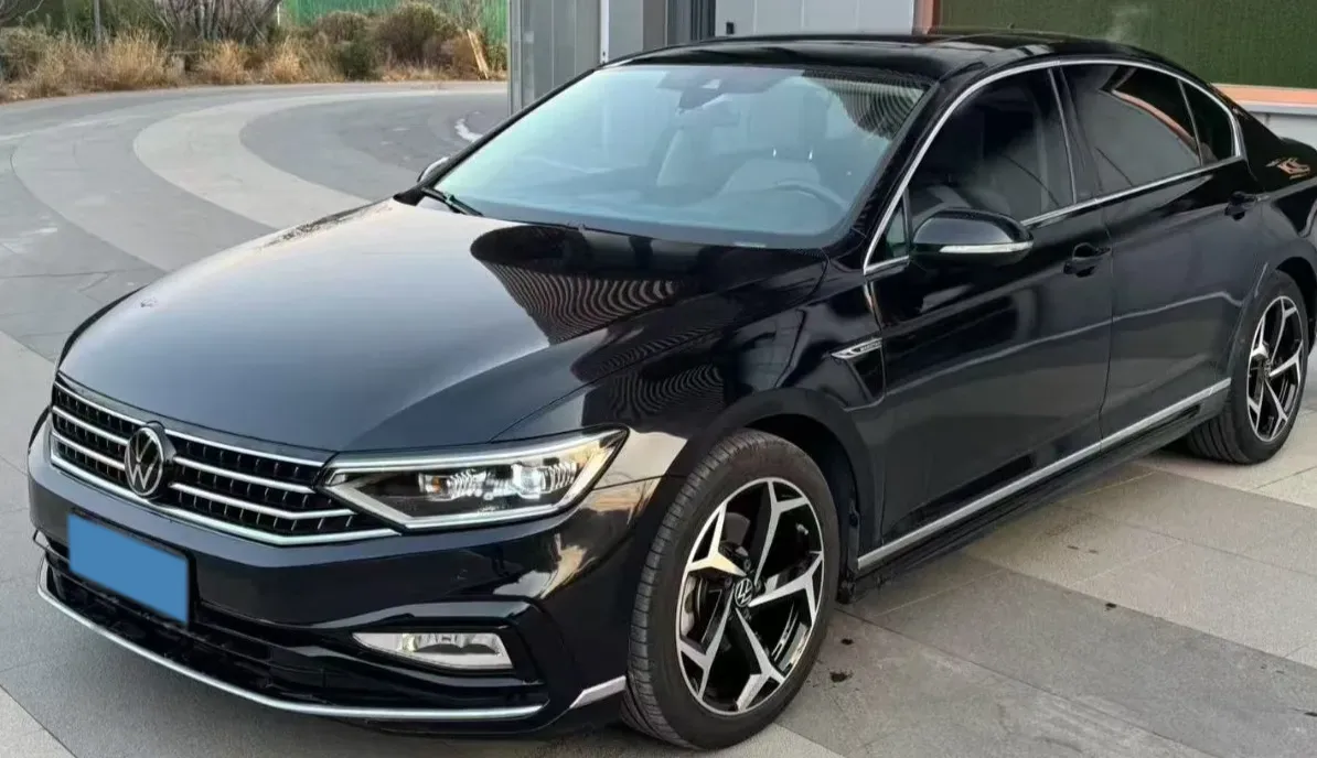 2023 Volkswagen Magotan 2.0T 186HP L4 7DCT,autocango,china used car exporter,china ev exporter,chinese used car exporter,chinese used ev exporter