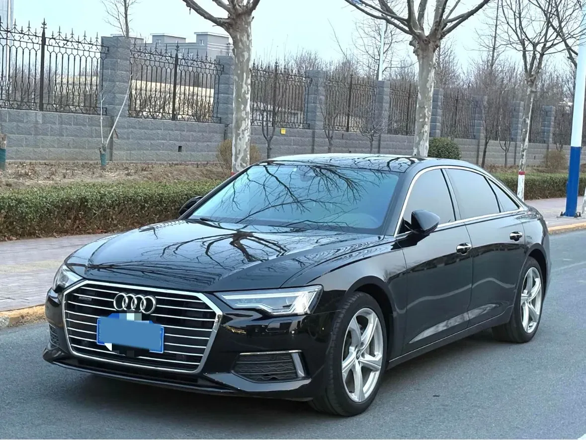 2021 Audi A6L 2.0T 224HP L4 7DCT,autocango,china used car exporter,china ev exporter,chinese used car exporter,chinese used ev exporter