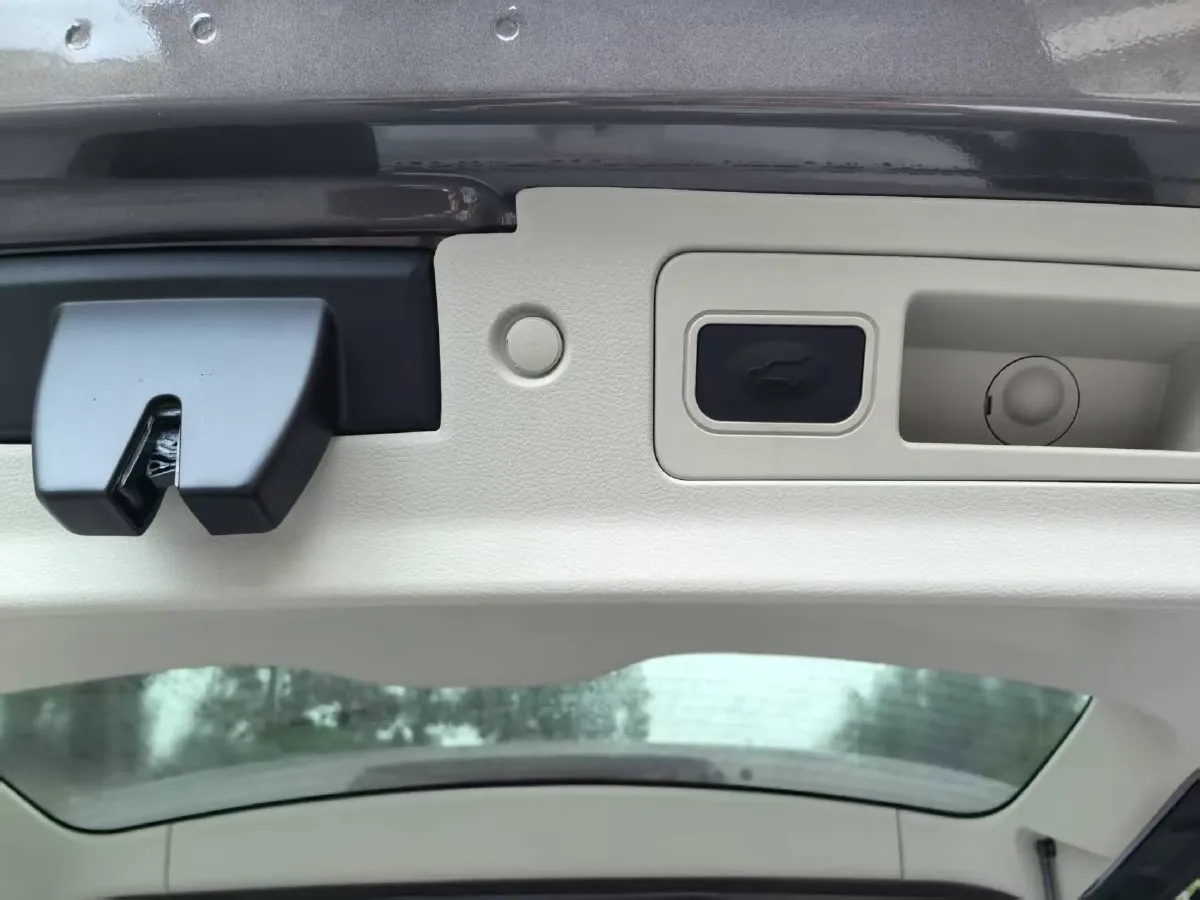 2021 Buick GL8 2.0T 237HP L4 9AT,autocango,china used car exporter,china ev exporter,chinese used car exporter,chinese used ev exporter