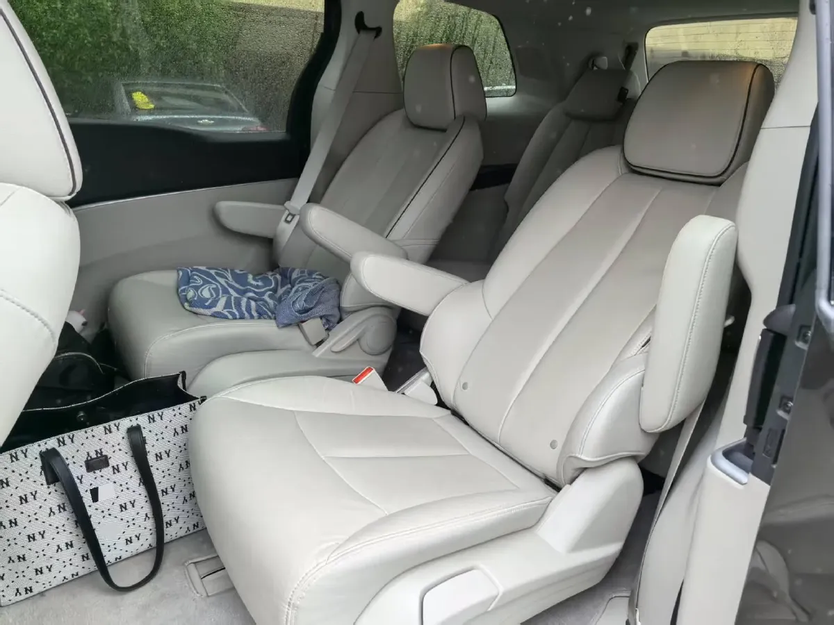 2021 Buick GL8 2.0T 237HP L4 9AT,autocango,china used car exporter,china ev exporter,chinese used car exporter,chinese used ev exporter