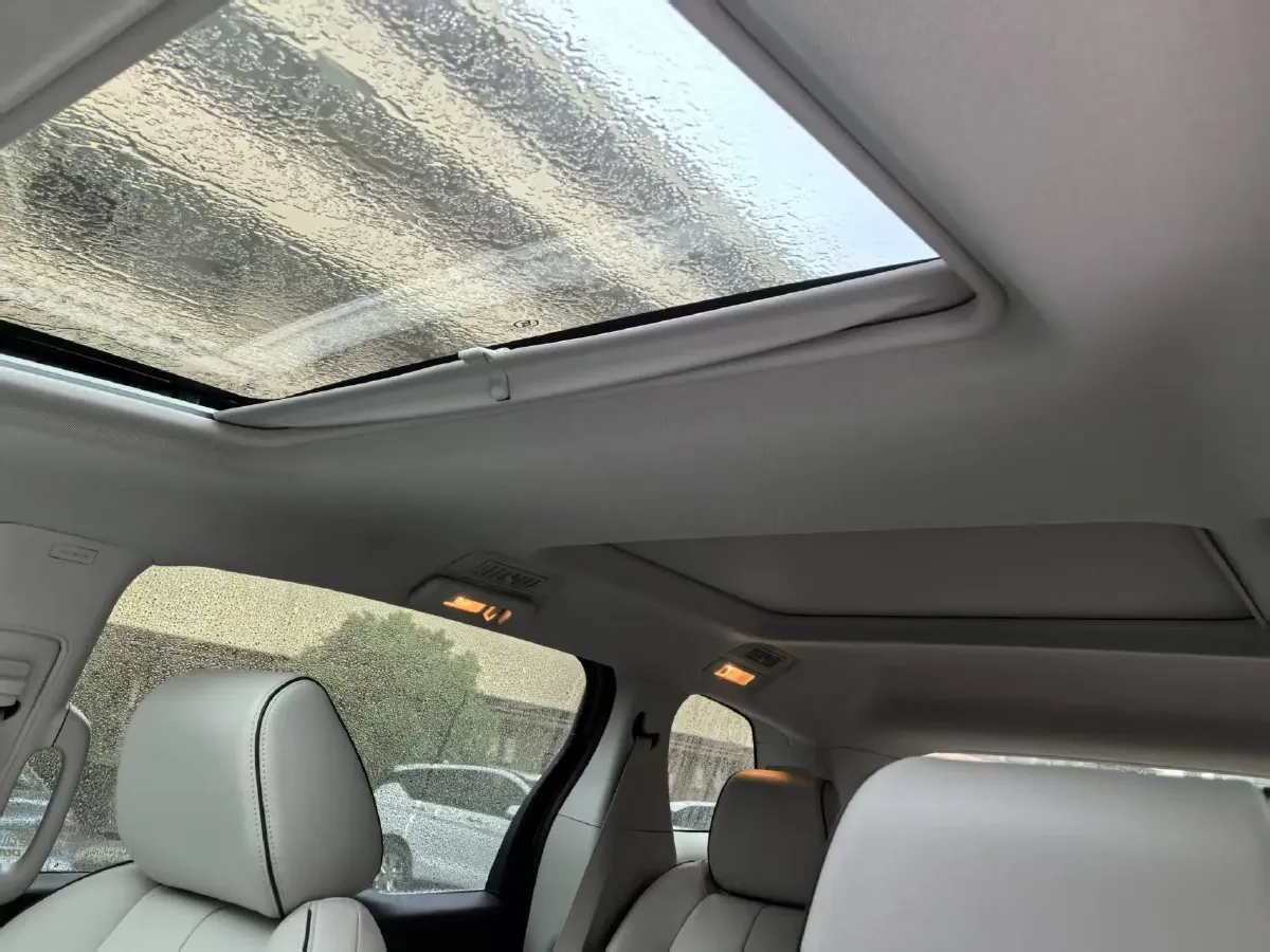 2021 Buick GL8 2.0T 237HP L4 9AT,autocango,china used car exporter,china ev exporter,chinese used car exporter,chinese used ev exporter