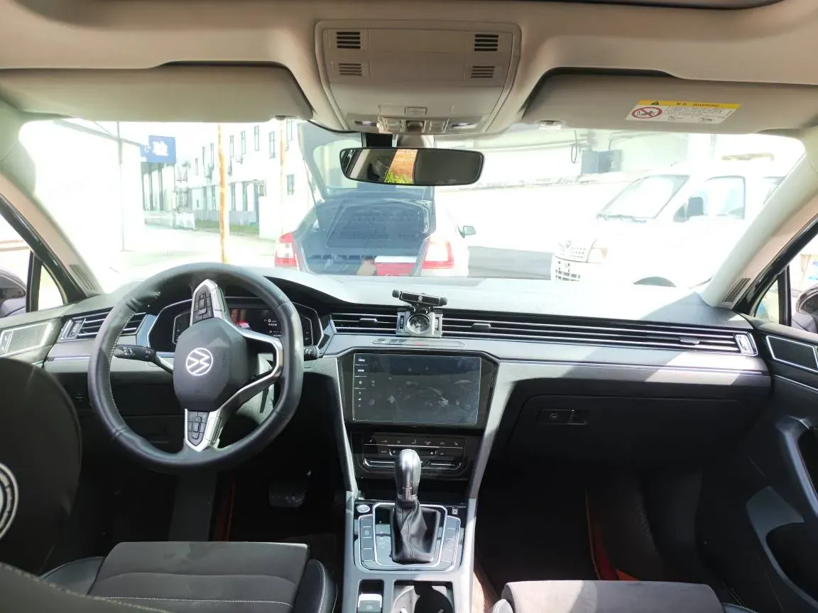 2020 Volkswagen Magotan 2.0T 186HP L4 7DCT,autocango,china used car exporter,china ev exporter,chinese used car exporter,chinese used ev exporter