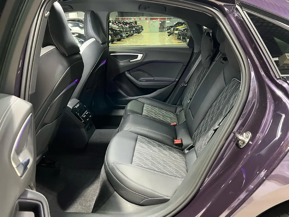 2026 Audi A5L 2.0T 204HP L4 7DCT,autocango,china used car exporter,china ev exporter,chinese used car exporter,chinese used ev exporter