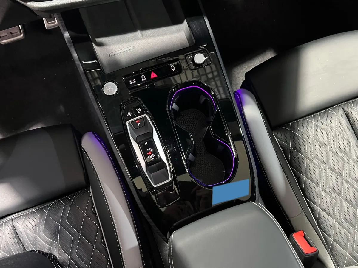 2026 Audi A5L 2.0T 204HP L4 7DCT,autocango,china used car exporter,china ev exporter,chinese used car exporter,chinese used ev exporter