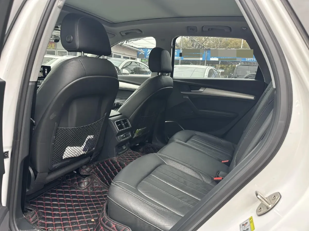 2020 Audi Q5L 2.0T 190HP L4 7DCT,autocango,china used car exporter,china ev exporter,chinese used car exporter,chinese used ev exporter