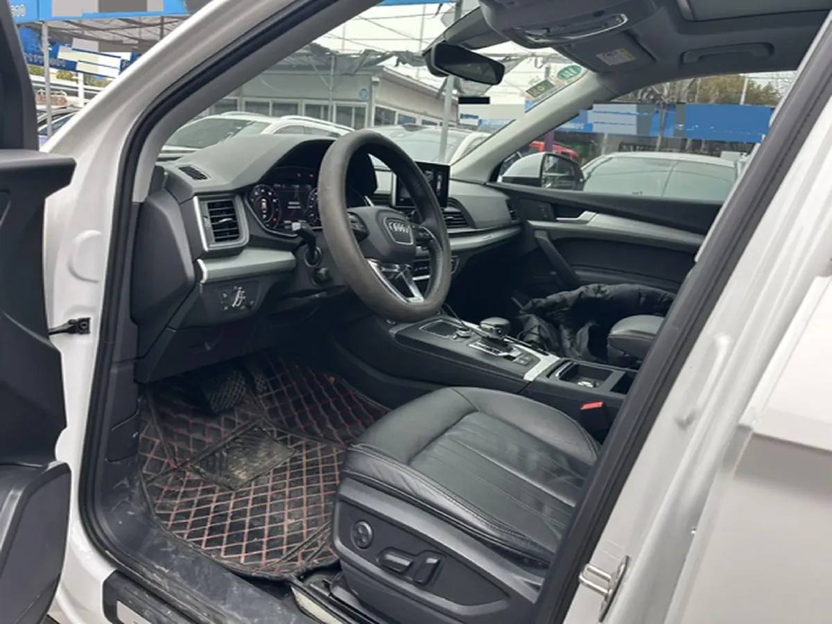 2020 Audi Q5L 2.0T 190HP L4 7DCT,autocango,china used car exporter,china ev exporter,chinese used car exporter,chinese used ev exporter