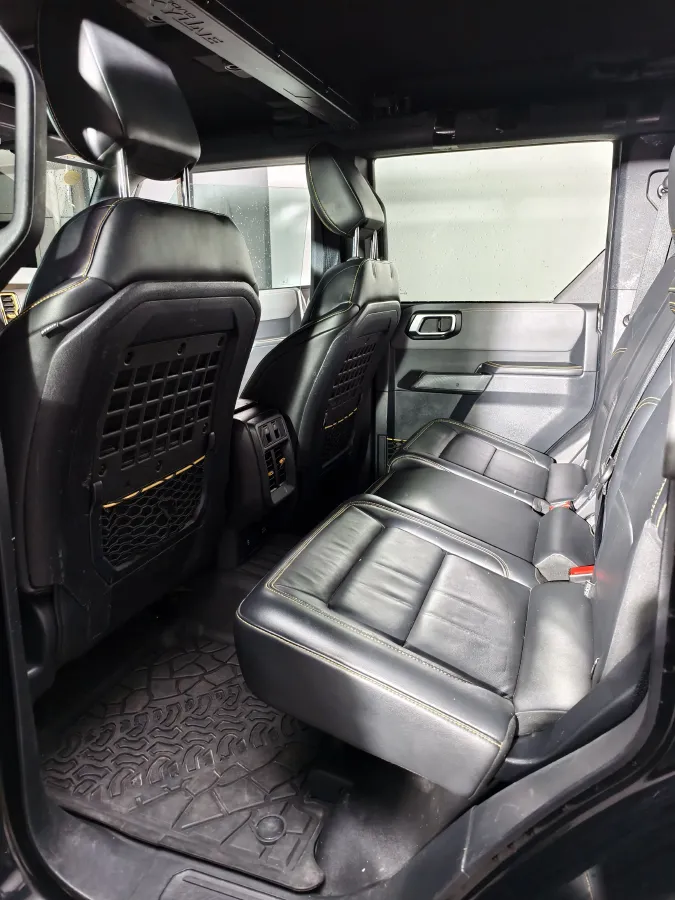 2024 Ford Bronco 2.3T 275HP L4 10AT,autocango,china used car exporter,china ev exporter,chinese used car exporter,chinese used ev exporter