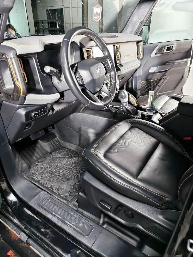 2024 Ford Bronco 2.3T 275HP L4 10AT,autocango,china used car exporter,china ev exporter,chinese used car exporter,chinese used ev exporter