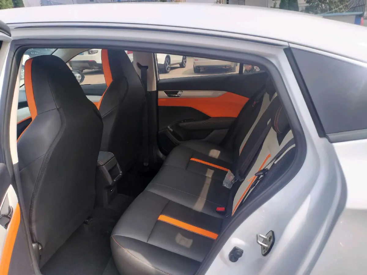 2023 DongFeng Aeolus YiXuan 1.5L 125HP L4 6DCT,autocango,china used car exporter,china ev exporter,chinese used car exporter,chinese used ev exporter