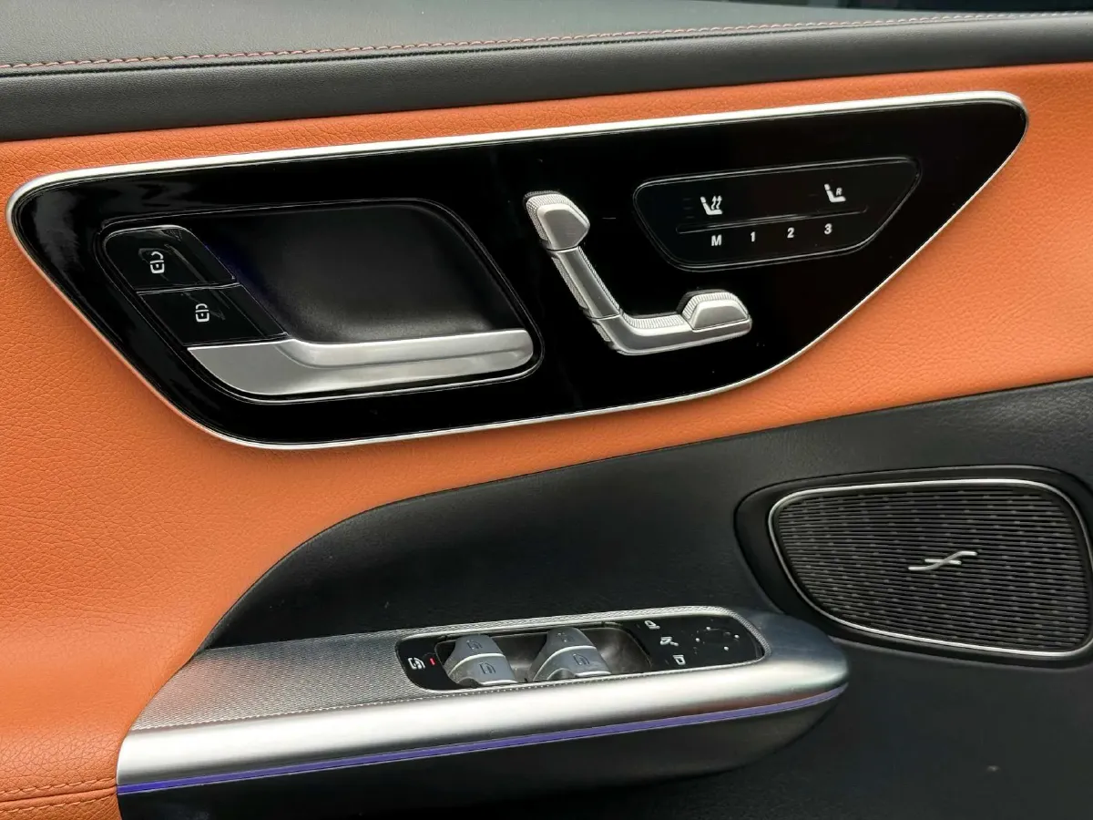 2024 Mercedes-Benz GLC Class 2.0T 204HP L4 9AT,autocango,china used car exporter,china ev exporter,chinese used car exporter,chinese used ev exporter