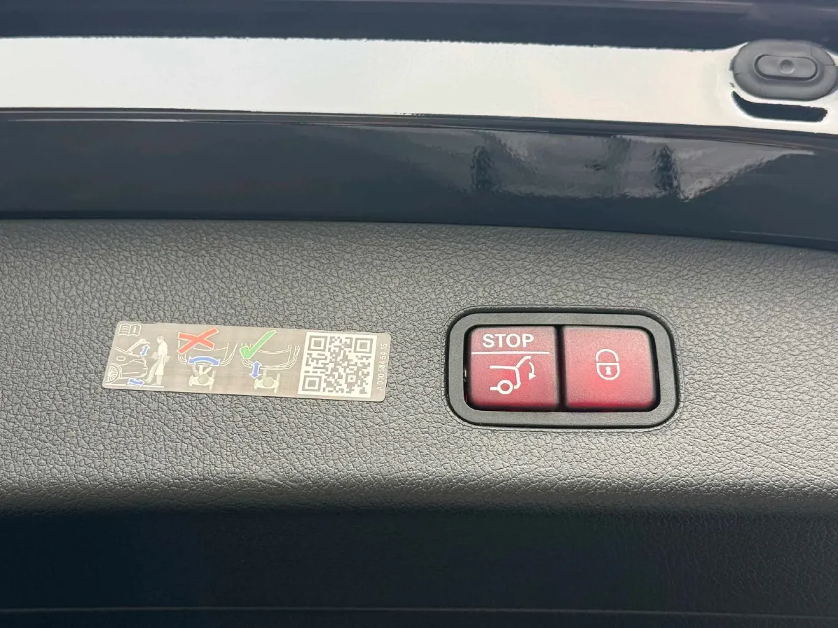 2024 Mercedes-Benz GLC Class 2.0T 204HP L4 9AT,autocango,china used car exporter,china ev exporter,chinese used car exporter,chinese used ev exporter