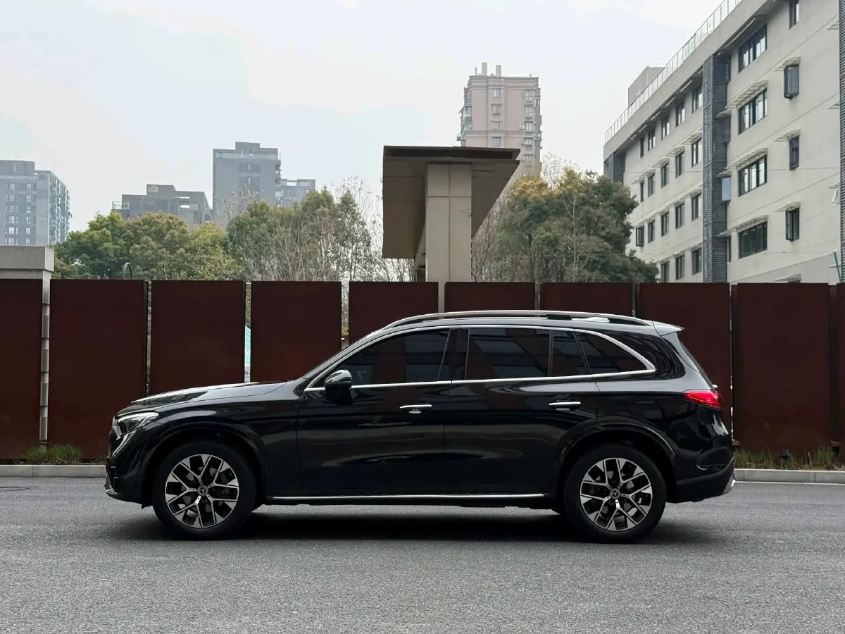 2024 Mercedes-Benz GLC Class 2.0T 204HP L4 9AT,autocango,china used car exporter,china ev exporter,chinese used car exporter,chinese used ev exporter