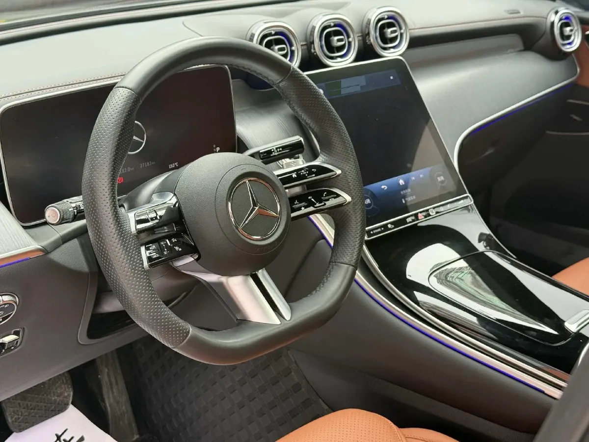 2024 Mercedes-Benz GLC Class 2.0T 204HP L4 9AT,autocango,china used car exporter,china ev exporter,chinese used car exporter,chinese used ev exporter