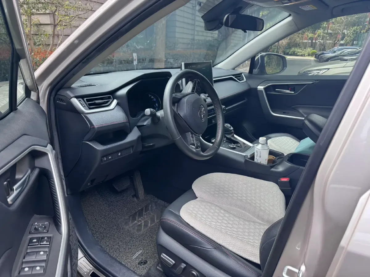 2021 Toyota Wildlander 2.5L 180HP L4 E-CVT PHEV 15.984KWH,autocango,china used car exporter,china ev exporter,chinese used car exporter,chinese used ev exporter