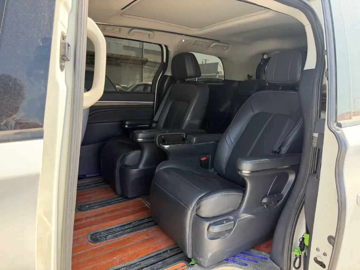 2021 GAC Trumpchi M8 2.0T 252HP L4 8AT,autocango,china used car exporter,china ev exporter,chinese used car exporter,chinese used ev exporter