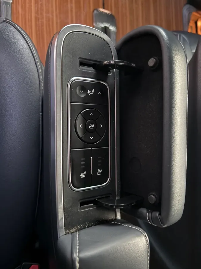 2021 GAC Trumpchi M8 2.0T 252HP L4 8AT,autocango,china used car exporter,china ev exporter,chinese used car exporter,chinese used ev exporter