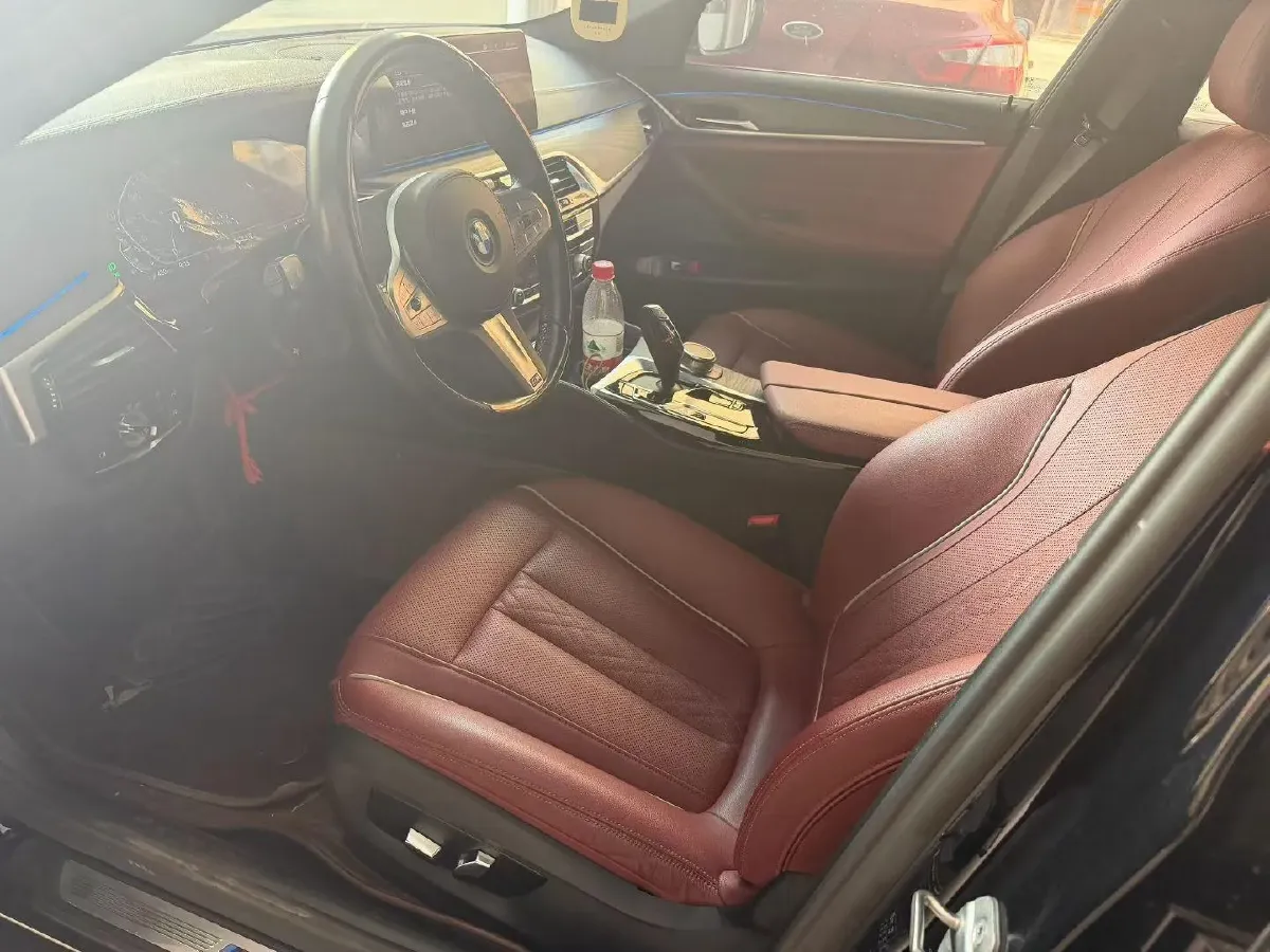 2022 BMW 5 Series 2.0T 184HP L4 8AT PHEV 17.7KWH,autocango,china used car exporter,china ev exporter,chinese used car exporter,chinese used ev exporter